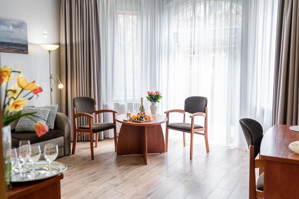 Świnoujście Hotel Cis מראה חיצוני תמונה