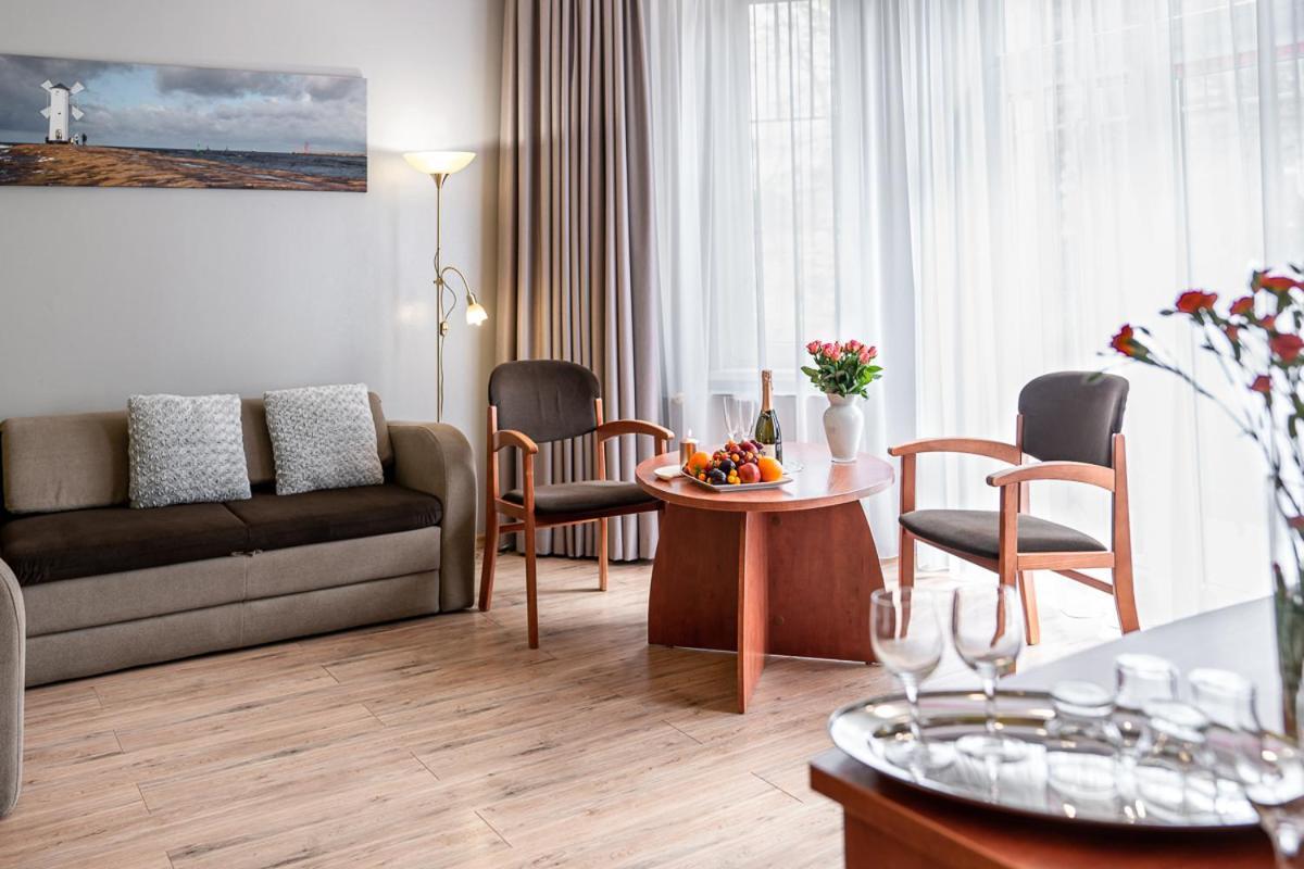 Świnoujście Hotel Cis מראה חיצוני תמונה
